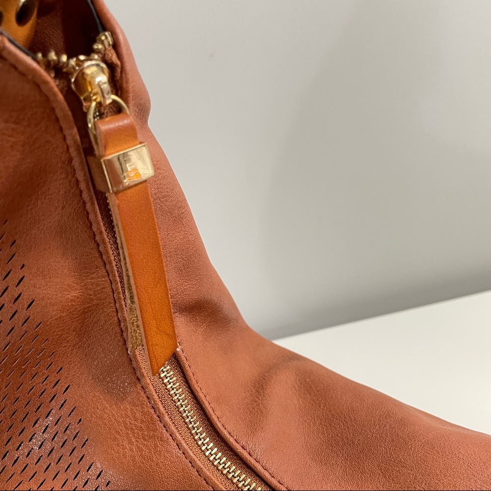 Faux leather camel color shoulder bag - Picture 11 of 14